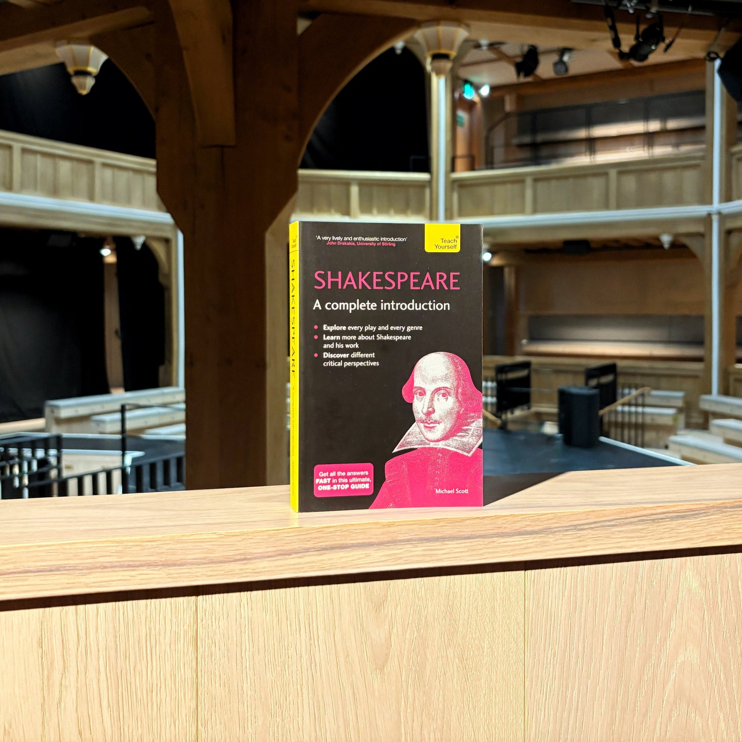 Front cover for a book titled Shakespeare: A Complete Introduction
