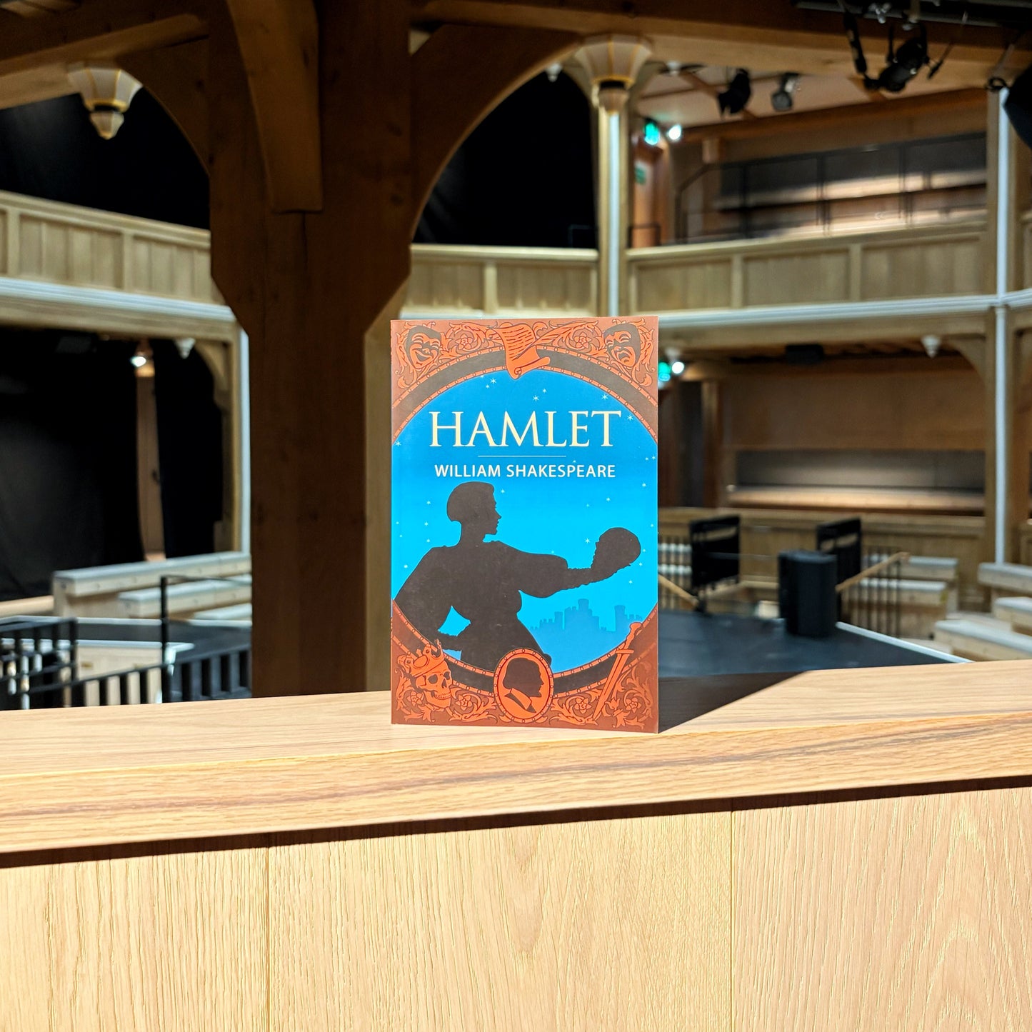 Front cover for book titled Hamlet